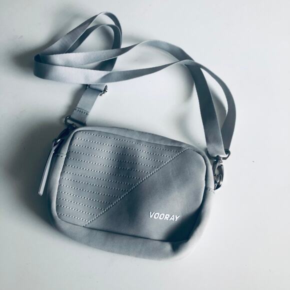 Vooray 'Sidekick' Crossbody Bag Light Gray Small Zip Enclosed Pouch - Picture 5 of 10